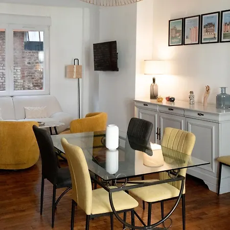 Duplex Sarrazine - Avec Patio Privé Appartamento