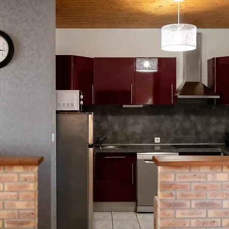 Duplex Sarrazine - Avec Patio Privé Apartamento