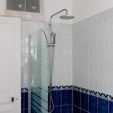 Duplex Sarrazine - Avec Patio Prive Appartement